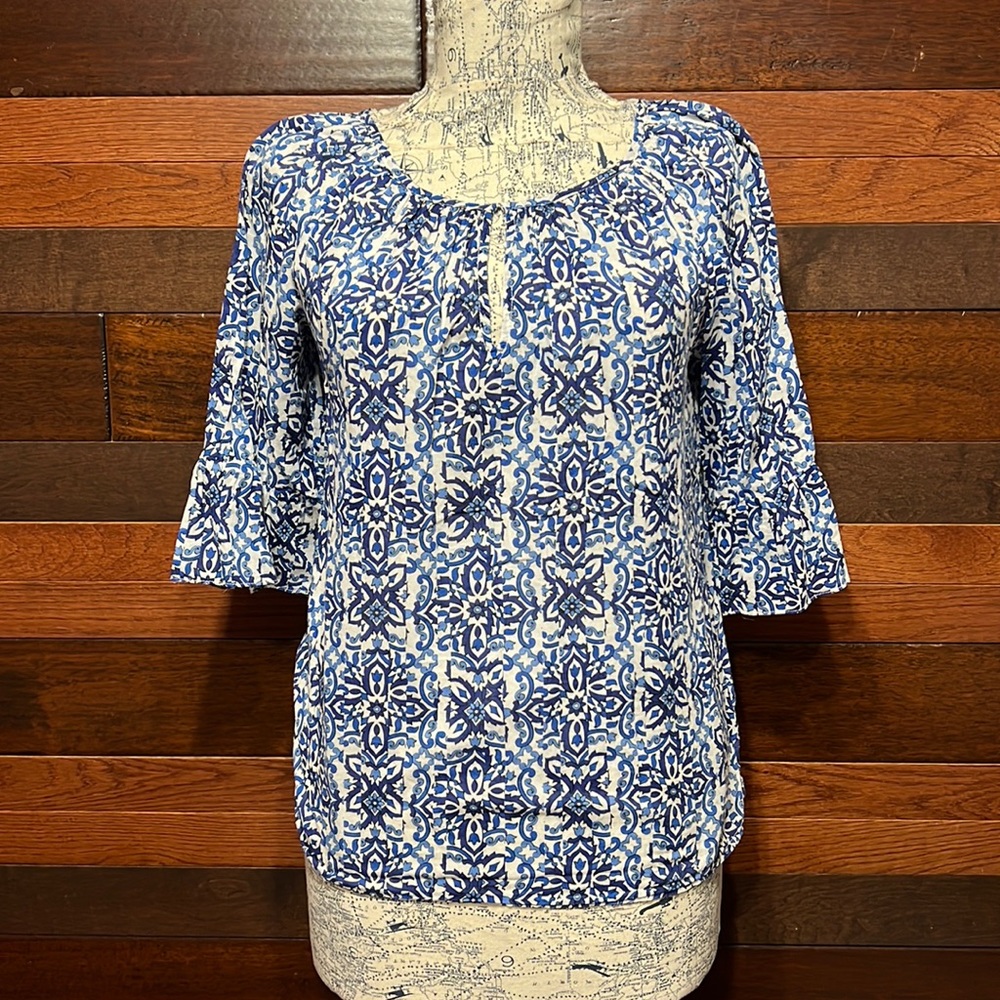 Milly Scoop Keyhole Neck Short Ruffled Sleeve Floral Blouse